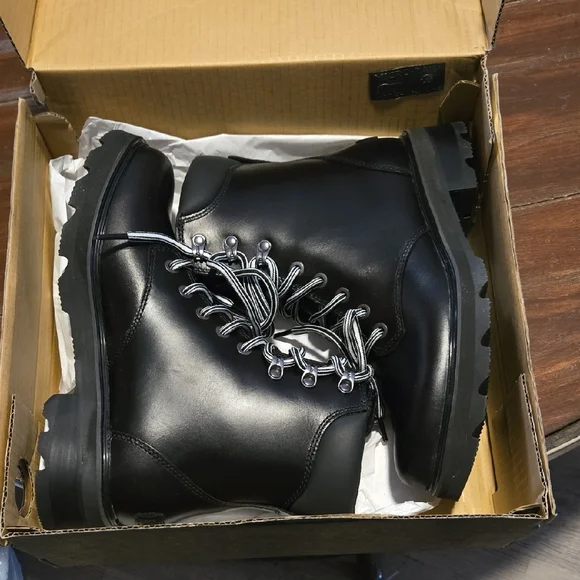 Sorel Black Lace-Up Women's Boots - Picture 11 of 11